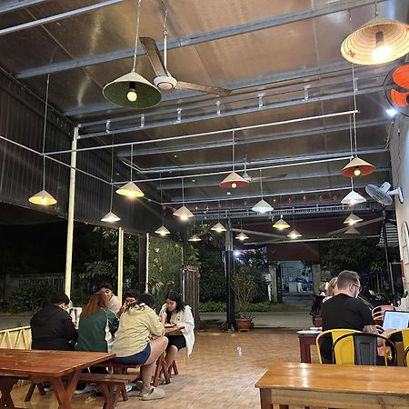 Cat Tien Backpackers Hostel מראה חיצוני תמונה