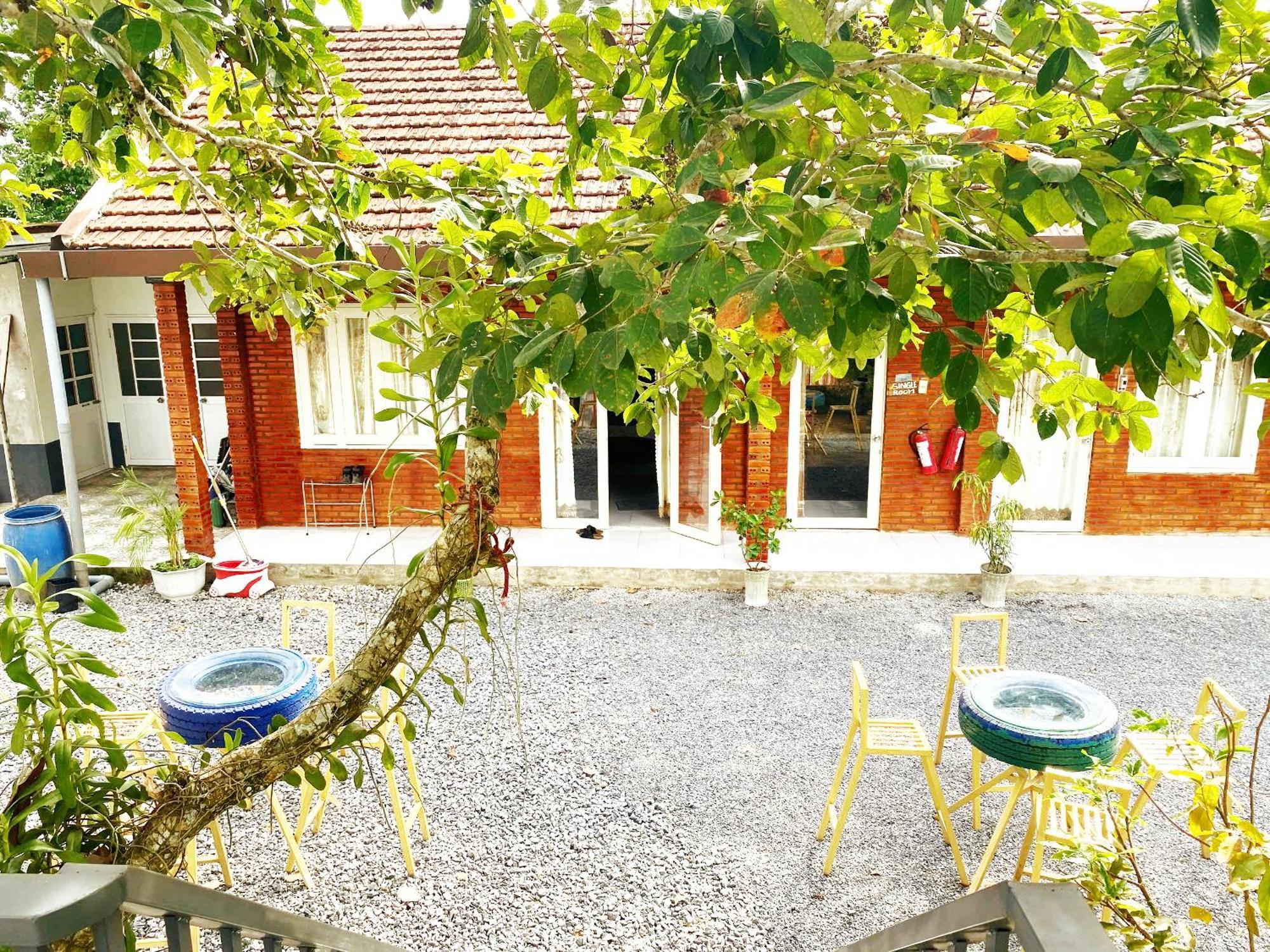 Cat Tien Backpackers Hostel מראה חיצוני תמונה