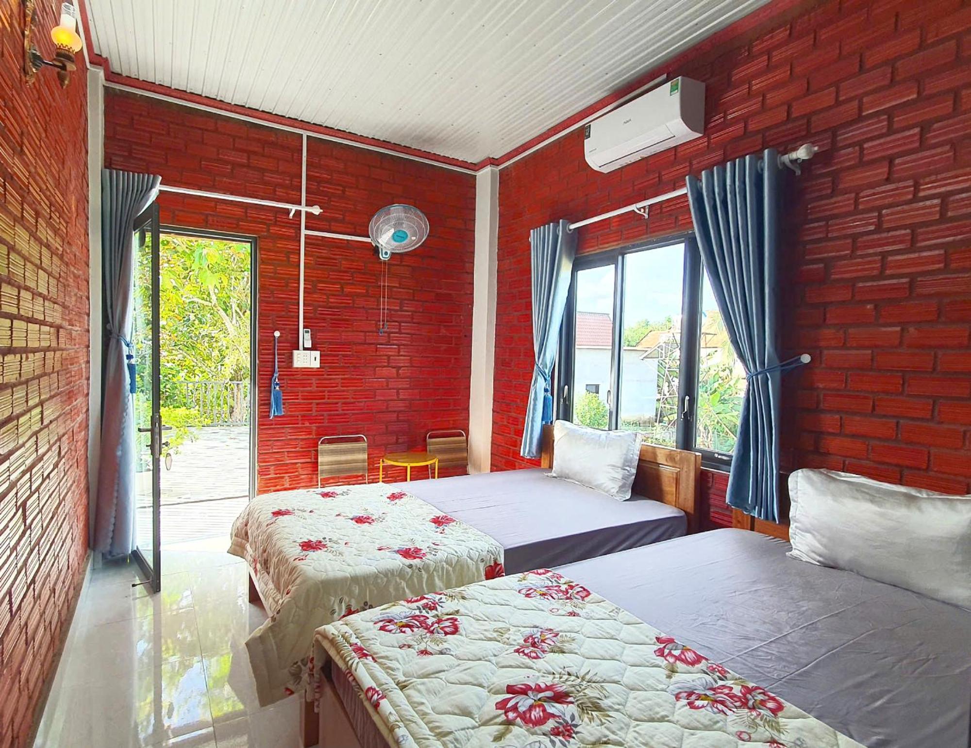 Cat Tien Backpackers Hostel מראה חיצוני תמונה