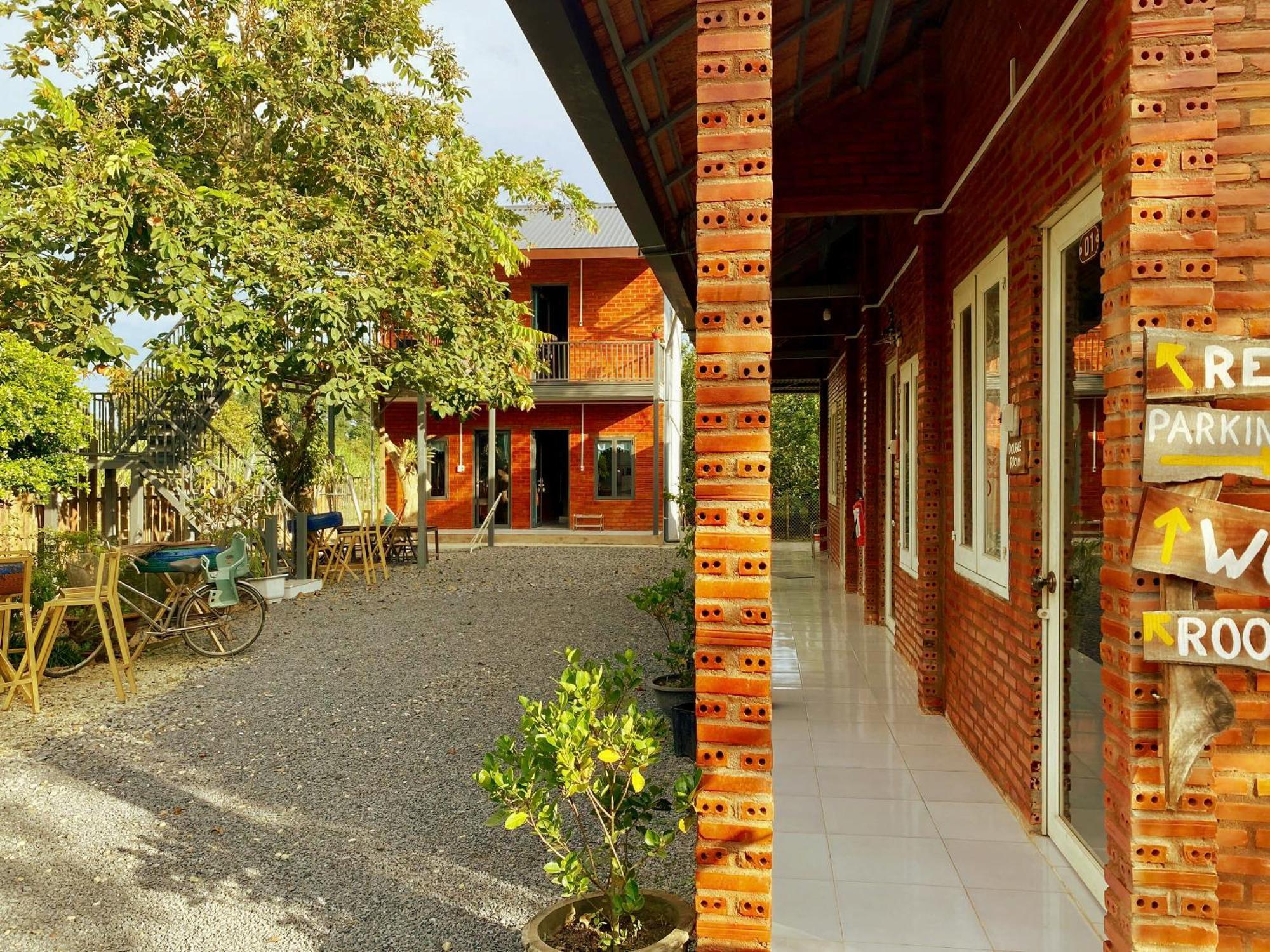 Cat Tien Backpackers Hostel מראה חיצוני תמונה